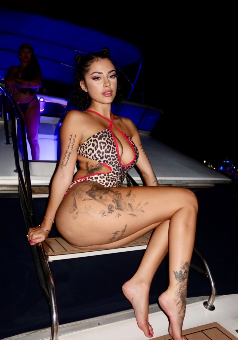malu-trevejo-yacht-glamour